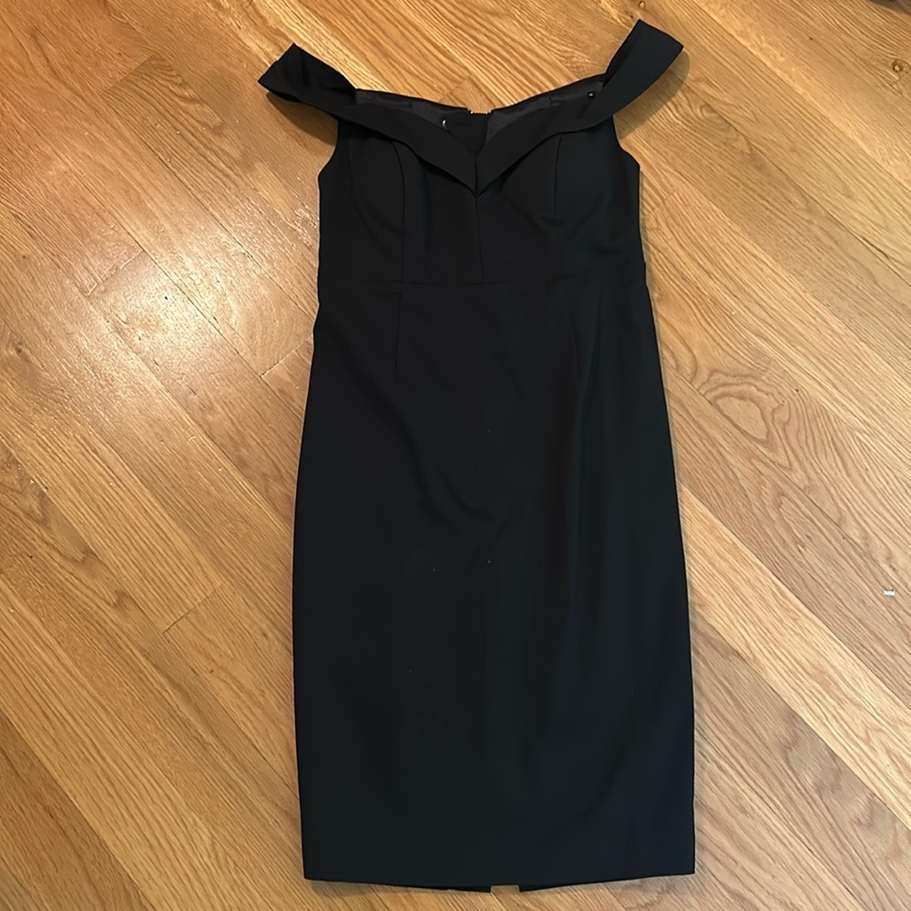Bardot Women’s Off The Shoulder Dress with build in cups size 4